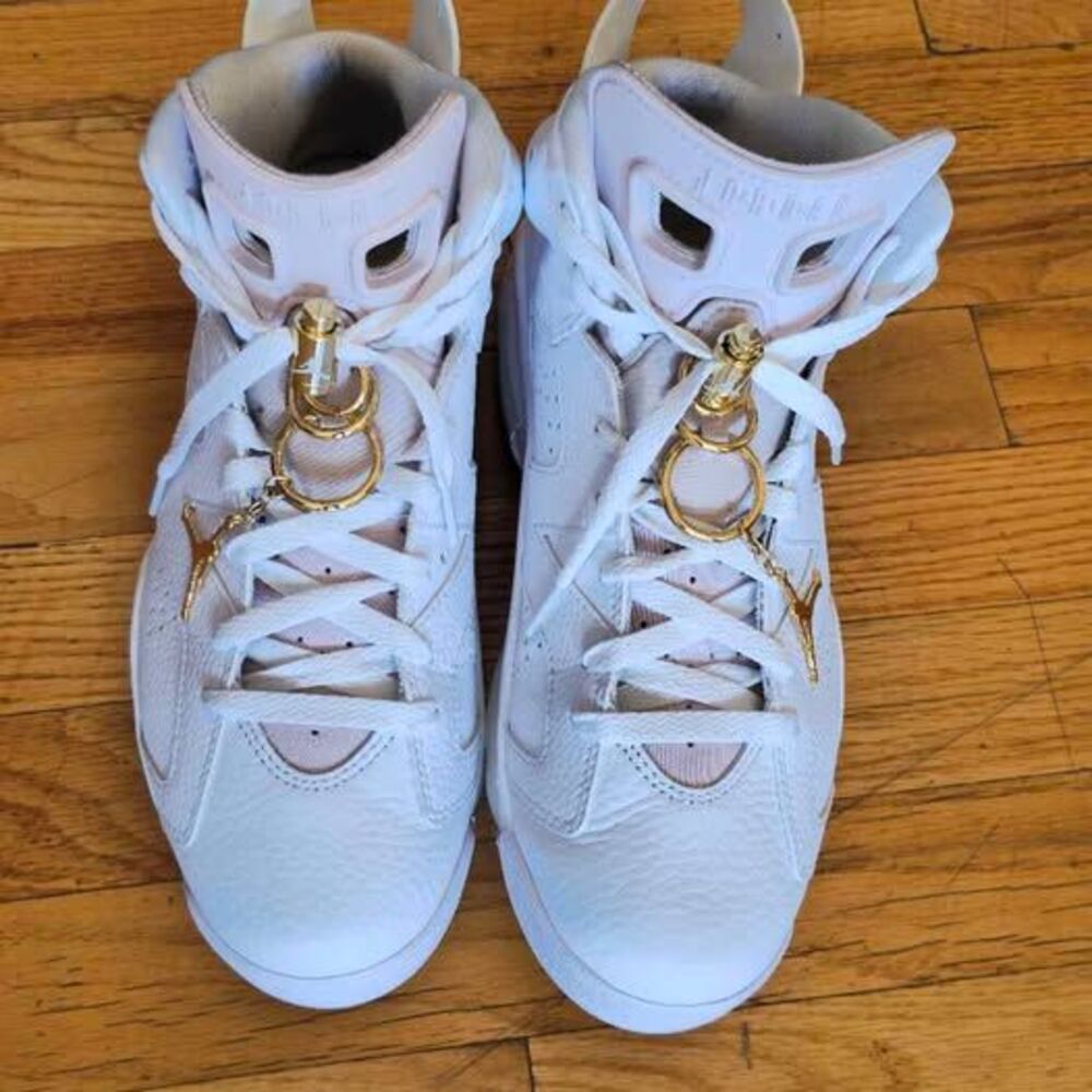 Air Jordan 6 Retro Gold Hoops color: white and pink  size 9:5